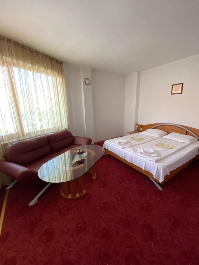 סוזופול Family Hotel The Golden Fish מראה חיצוני תמונה