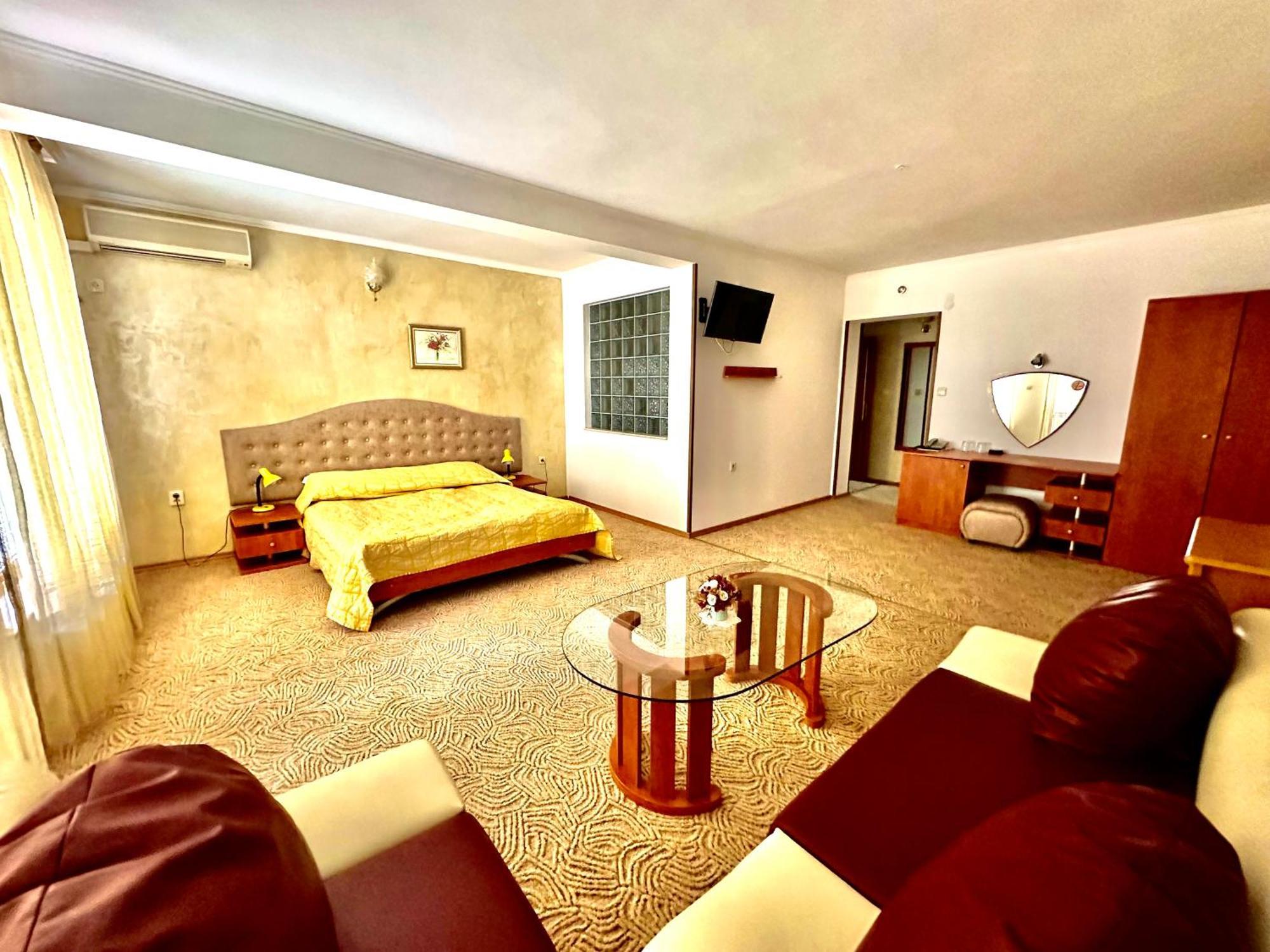 סוזופול Family Hotel The Golden Fish מראה חיצוני תמונה